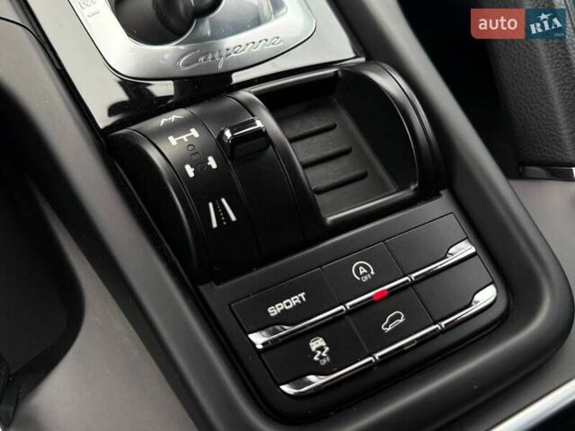 Чорний Порше Cayenne, об'ємом двигуна 3.6 л та пробігом 186 тис. км за 23490 $, фото 28 на Automoto.ua