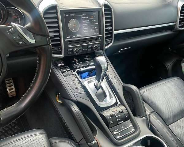 Чорний Порше Cayenne, об'ємом двигуна 4.2 л та пробігом 257 тис. км за 27999 $, фото 38 на Automoto.ua