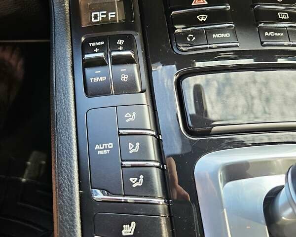 Порше Каен 2013 в Полтаве на Automoto.ua Черный Порше Каен, объемом двигателя 2.97 л и пробегом 258 тыс. км за 20950 $, фото 121 на Automoto.ua