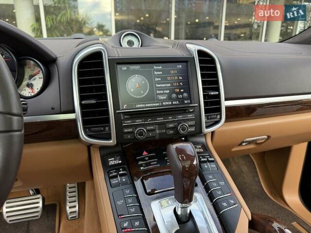 Черный Порше Каен, объемом двигателя 4.81 л и пробегом 43 тыс. км за 53000 $, фото 37 на Automoto.ua