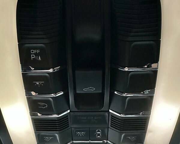 Чорний Порше Cayenne, об'ємом двигуна 4.8 л та пробігом 160 тис. км за 23000 $, фото 9 на Automoto.ua