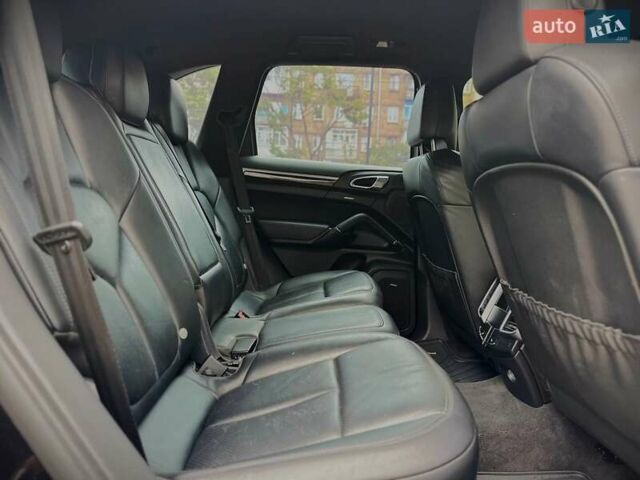 Чорний Порше Cayenne, об'ємом двигуна 4.13 л та пробігом 273 тис. км за 23999 $, фото 33 на Automoto.ua