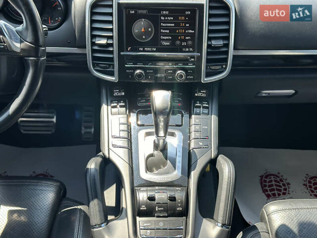 Чорний Порше Cayenne, об'ємом двигуна 4.13 л та пробігом 257 тис. км за 31500 $, фото 16 на Automoto.ua