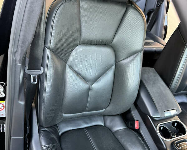 Черный Порше Каен, объемом двигателя 4.8 л и пробегом 270 тыс. км за 17500 $, фото 16 на Automoto.ua