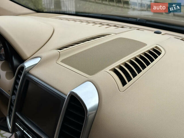 Черный Порше Каен, объемом двигателя 3.6 л и пробегом 160 тыс. км за 17500 $, фото 47 на Automoto.ua