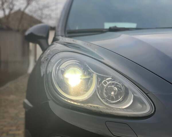 Чорний Порше Cayenne, об'ємом двигуна 4.2 л та пробігом 257 тис. км за 27999 $, фото 40 на Automoto.ua