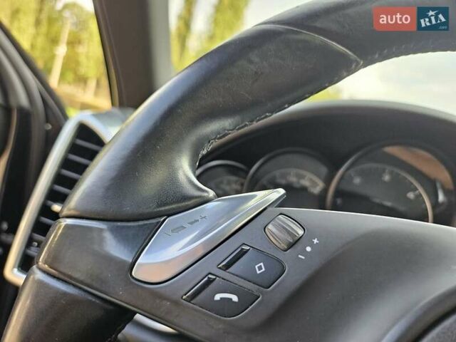 Порше Каен 2013 в Полтаве на Automoto.ua Черный Порше Каен, объемом двигателя 2.97 л и пробегом 258 тыс. км за 20950 $, фото 110 на Automoto.ua