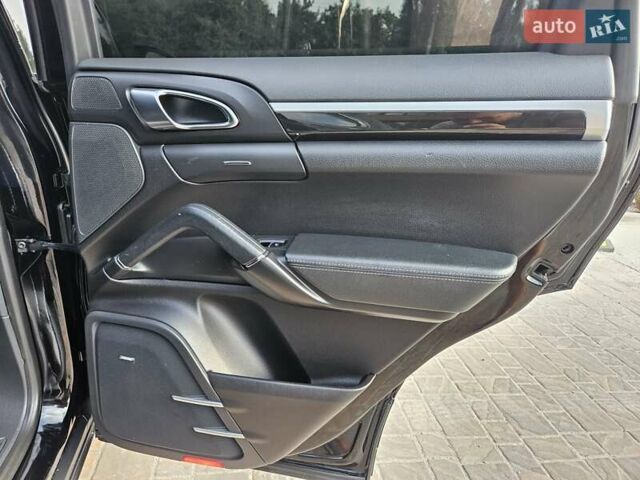 Черный Порше Каен, объемом двигателя 3 л и пробегом 258 тыс. км за 22850 $, фото 65 на Automoto.ua