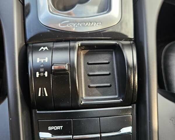 Порше Каен 2013 в Полтаве на Automoto.ua Черный Порше Каен, объемом двигателя 2.97 л и пробегом 258 тыс. км за 20950 $, фото 119 на Automoto.ua