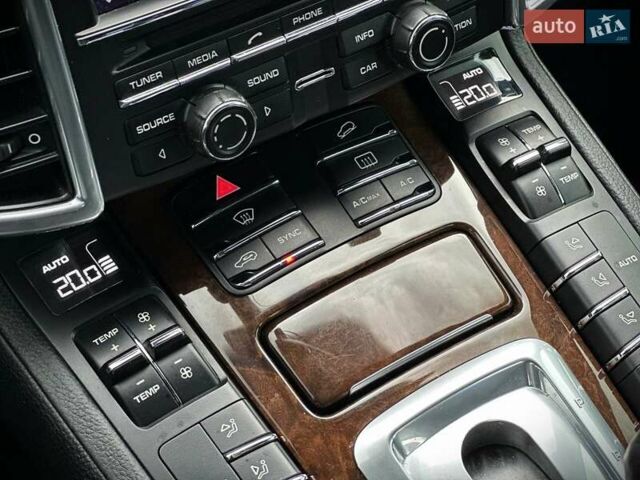 Порше Каен 2013 в Киеве на Automoto.ua Черный Порше Каен, объемом двигателя 4.13 л и пробегом 273 тыс. км за 23999 $, фото 46 на Automoto.ua