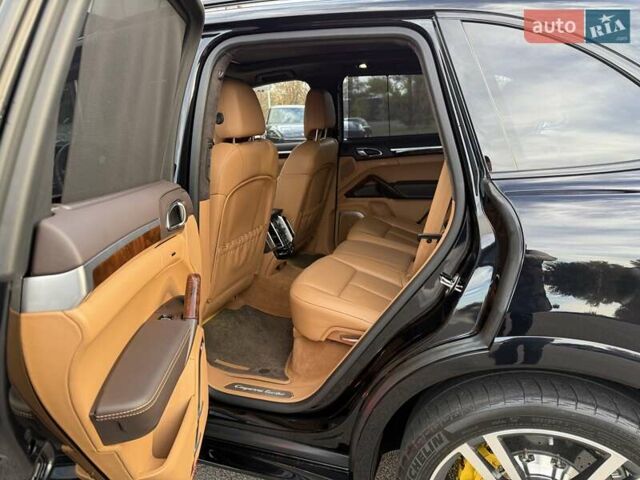 Черный Порше Каен, объемом двигателя 4.81 л и пробегом 43 тыс. км за 53000 $, фото 16 на Automoto.ua