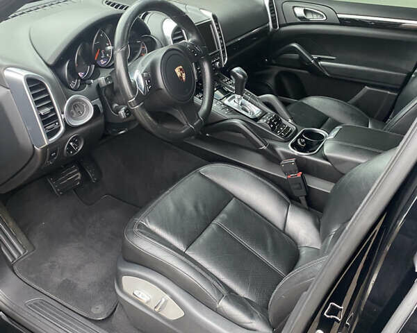 Черный Порше Каен, объемом двигателя 2.97 л и пробегом 233 тыс. км за 21700 $, фото 19 на Automoto.ua