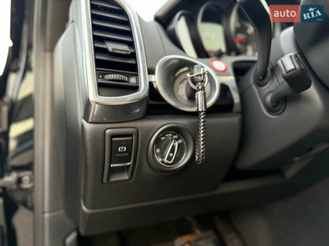 Порше Каен 2013 в Одессе на Automoto.ua Черный Порше Каен, объемом двигателя 3 л и пробегом 181 тыс. км за 26200 $, фото 13 на Automoto.ua