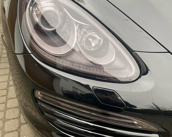 Черный Порше Каен, объемом двигателя 2.97 л и пробегом 233 тыс. км за 21700 $, фото 3 на Automoto.ua