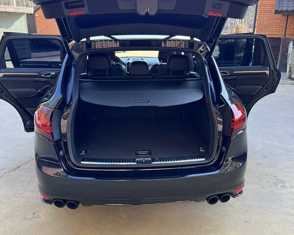 Черный Порше Каен, объемом двигателя 4.8 л и пробегом 270 тыс. км за 17500 $, фото 6 на Automoto.ua