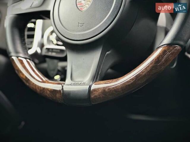 Порше Каен 2013 в Киеве на Automoto.ua Черный Порше Каен, объемом двигателя 4.13 л и пробегом 273 тыс. км за 23999 $, фото 44 на Automoto.ua
