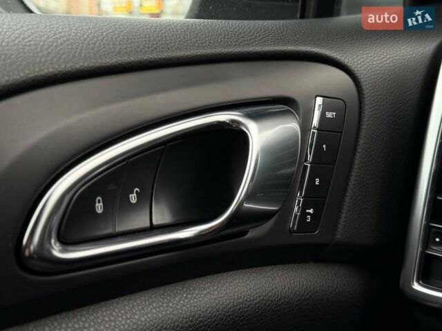 Чорний Порше Cayenne, об'ємом двигуна 3.6 л та пробігом 186 тис. км за 23490 $, фото 17 на Automoto.ua