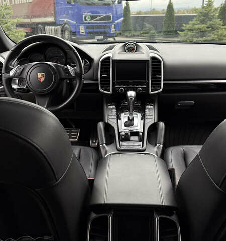 Черный Порше Каен, объемом двигателя 2.97 л и пробегом 215 тыс. км за 22900 $, фото 15 на Automoto.ua