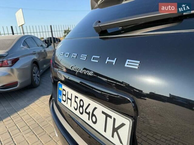 Черный Порше Каен, объемом двигателя 3 л и пробегом 181 тыс. км за 29000 $, фото 41 на Automoto.ua