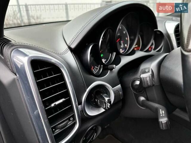 Чорний Порше Cayenne, об'ємом двигуна 4.8 л та пробігом 160 тис. км за 23000 $, фото 17 на Automoto.ua