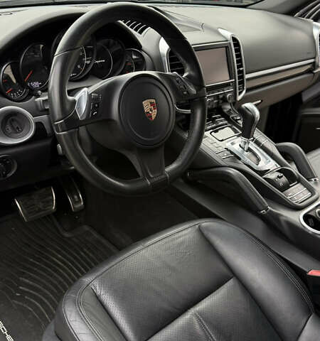 Черный Порше Каен, объемом двигателя 2.97 л и пробегом 215 тыс. км за 22900 $, фото 13 на Automoto.ua