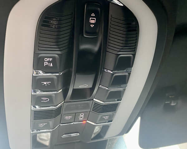 Черный Порше Каен, объемом двигателя 2.97 л и пробегом 233 тыс. км за 21700 $, фото 25 на Automoto.ua