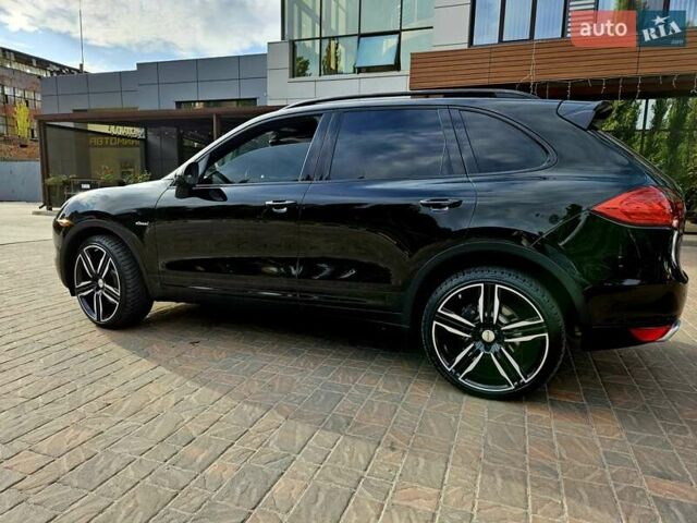 Порше Каен 2013 в Полтаве на Automoto.ua Черный Порше Каен, объемом двигателя 2.97 л и пробегом 258 тыс. км за 20950 $, фото 5 на Automoto.ua