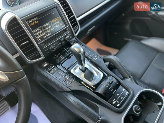Черный Порше Каен, объемом двигателя 3 л и пробегом 183 тыс. км за 18000 $, фото 14 на Automoto.ua