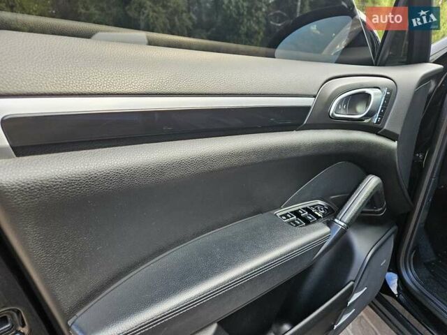 Порше Каен 2013 в Полтаве на Automoto.ua Черный Порше Каен, объемом двигателя 2.97 л и пробегом 258 тыс. км за 20950 $, фото 101 на Automoto.ua