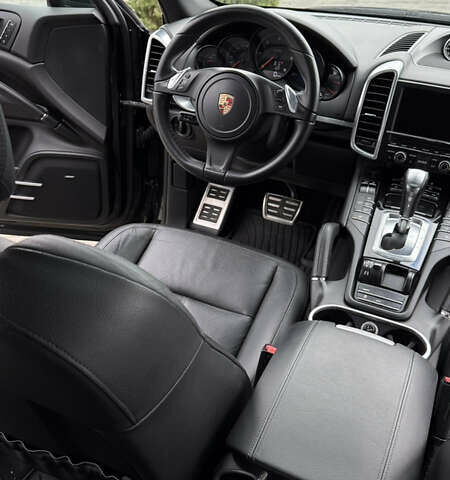 Черный Порше Каен, объемом двигателя 2.97 л и пробегом 215 тыс. км за 22900 $, фото 16 на Automoto.ua