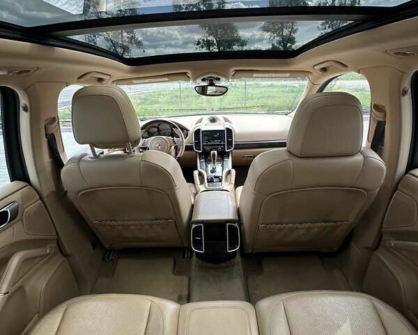 Черный Порше Каен, объемом двигателя 3.6 л и пробегом 337 тыс. км за 17300 $, фото 40 на Automoto.ua