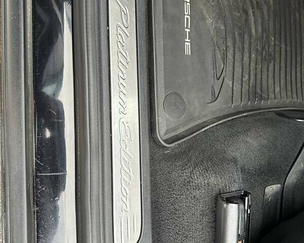 Чорний Порше Cayenne, об'ємом двигуна 3 л та пробігом 286 тис. км за 22000 $, фото 29 на Automoto.ua