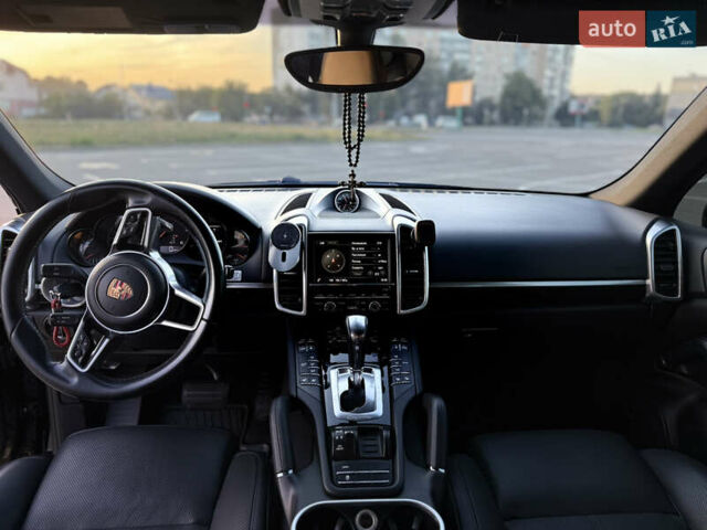 Черный Порше Каен, объемом двигателя 2.97 л и пробегом 230 тыс. км за 29999 $, фото 30 на Automoto.ua