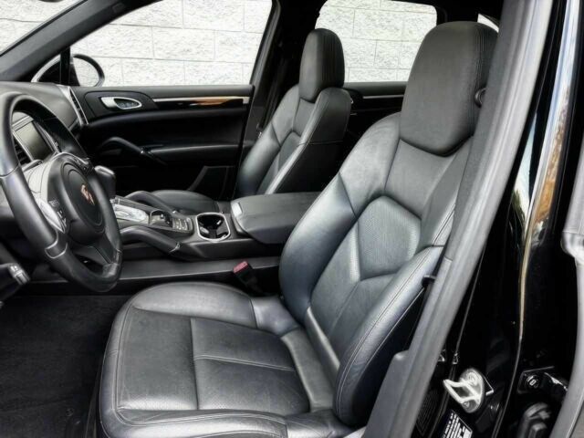 Черный Порше Каен, объемом двигателя 3.6 л и пробегом 80 тыс. км за 8000 $, фото 8 на Automoto.ua