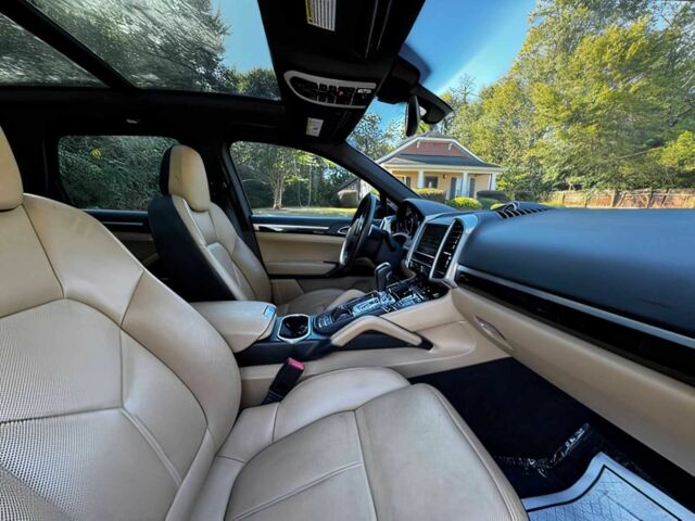 Чорний Порше Cayenne, об'ємом двигуна 3.6 л та пробігом 82 тис. км за 15000 $, фото 12 на Automoto.ua