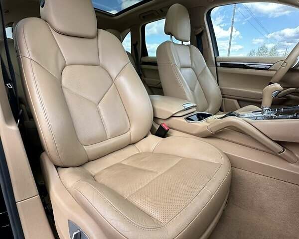 Черный Порше Каен, объемом двигателя 3.6 л и пробегом 337 тыс. км за 17300 $, фото 29 на Automoto.ua