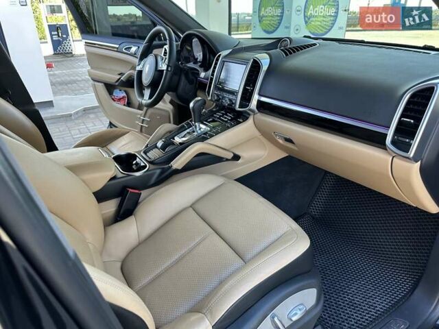 Чорний Порше Cayenne, об'ємом двигуна 2.97 л та пробігом 164 тис. км за 27999 $, фото 39 на Automoto.ua