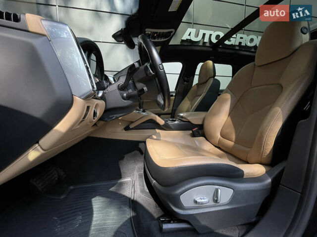 Черный Порше Каен, объемом двигателя 3.6 л и пробегом 124 тыс. км за 25800 $, фото 26 на Automoto.ua