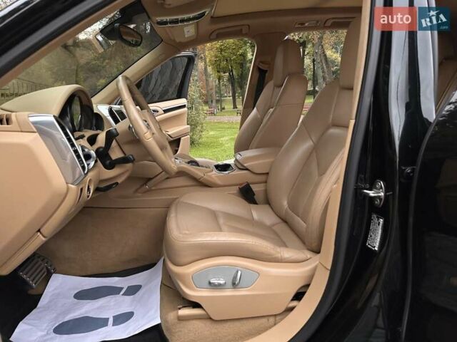 Чорний Порше Cayenne, об'ємом двигуна 3 л та пробігом 169 тис. км за 22888 $, фото 73 на Automoto.ua