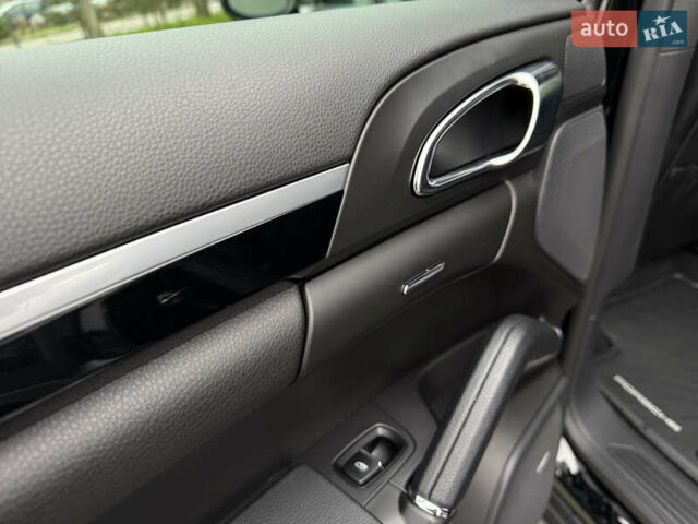 Чорний Порше Cayenne, об'ємом двигуна 3.6 л та пробігом 156 тис. км за 22300 $, фото 34 на Automoto.ua