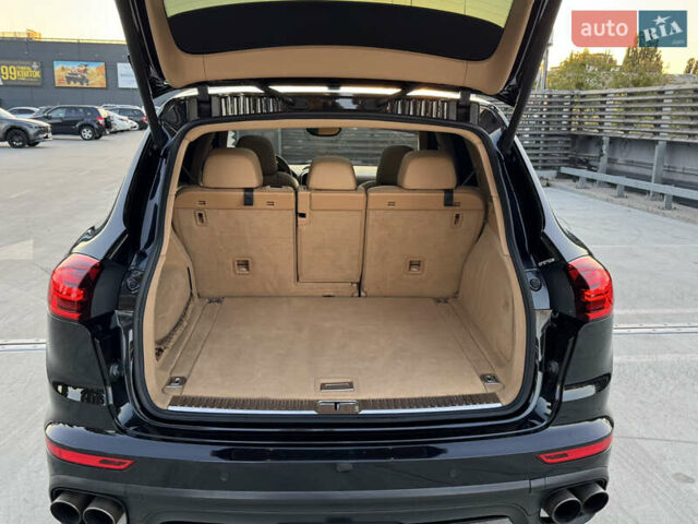 Чорний Порше Cayenne, об'ємом двигуна 3.6 л та пробігом 161 тис. км за 25000 $, фото 31 на Automoto.ua