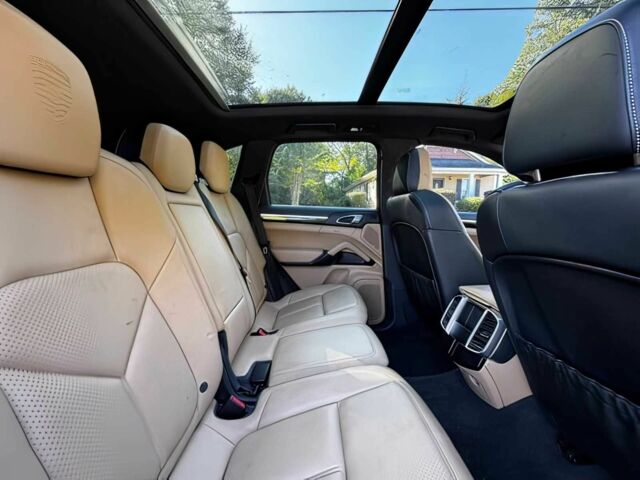 Чорний Порше Cayenne, об'ємом двигуна 3.6 л та пробігом 82 тис. км за 15000 $, фото 14 на Automoto.ua
