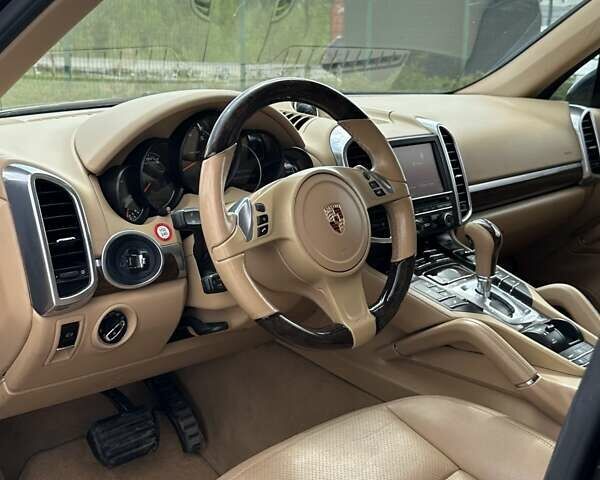 Черный Порше Каен, объемом двигателя 3.6 л и пробегом 337 тыс. км за 17300 $, фото 13 на Automoto.ua