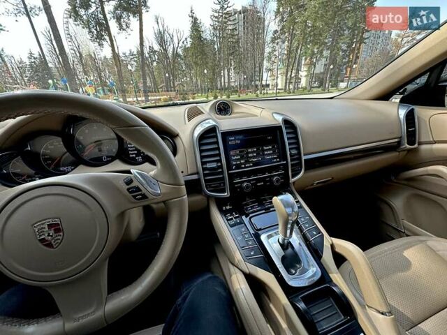 Черный Порше Каен, объемом двигателя 3 л и пробегом 165 тыс. км за 21500 $, фото 39 на Automoto.ua