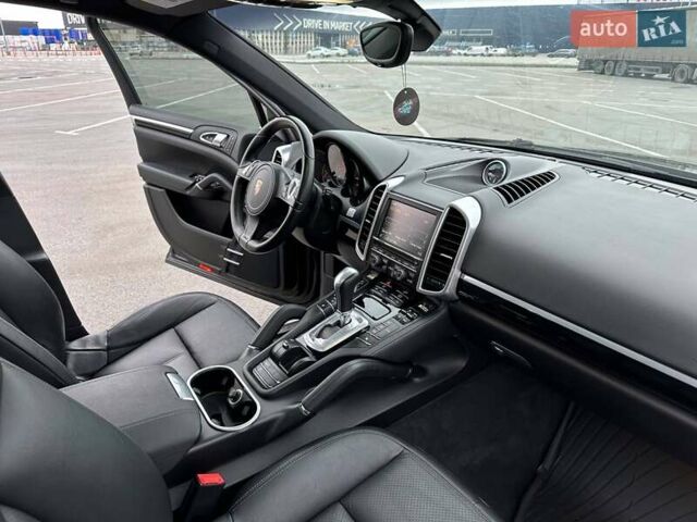 Чорний Порше Cayenne, об'ємом двигуна 3 л та пробігом 286 тис. км за 22000 $, фото 36 на Automoto.ua