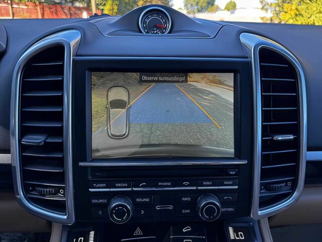 Чорний Порше Cayenne, об'ємом двигуна 3.6 л та пробігом 82 тис. км за 15000 $, фото 10 на Automoto.ua