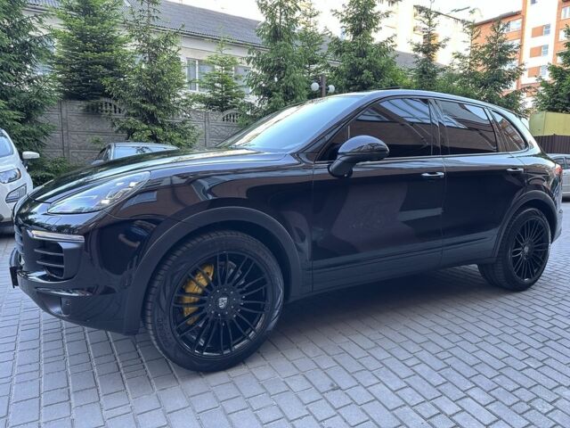 Черный Порше Каен, объемом двигателя 4.2 л и пробегом 137 тыс. км за 40000 $, фото 4 на Automoto.ua