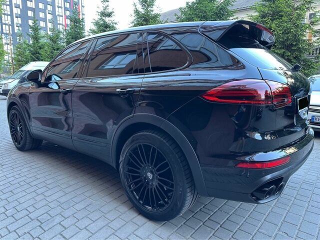 Черный Порше Каен, объемом двигателя 4.2 л и пробегом 137 тыс. км за 40000 $, фото 3 на Automoto.ua