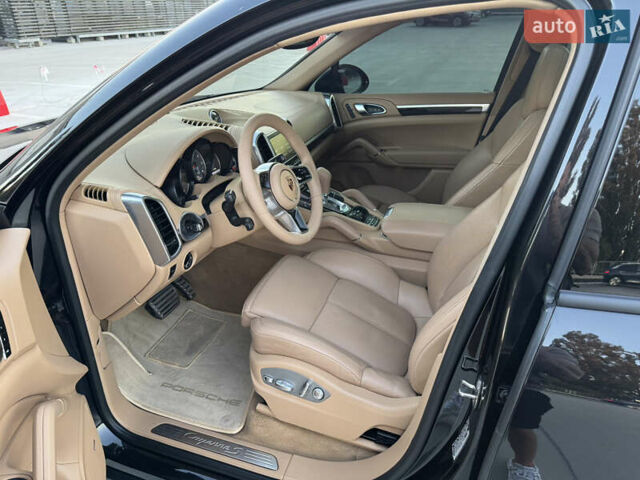 Чорний Порше Cayenne, об'ємом двигуна 3.6 л та пробігом 161 тис. км за 25000 $, фото 16 на Automoto.ua