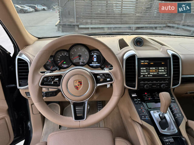 Чорний Порше Cayenne, об'ємом двигуна 3.6 л та пробігом 161 тис. км за 25000 $, фото 21 на Automoto.ua